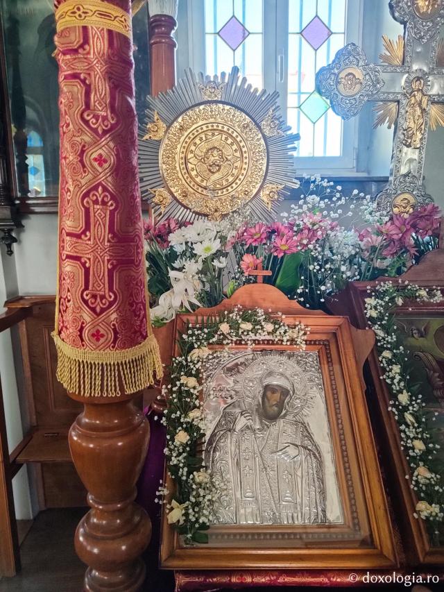 Pași de pelerin la Biserica „Sfântul Macarie Notara” din Vrontados – Insula Chios, Grecia