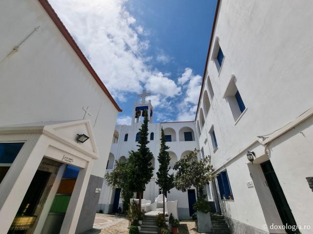 Biserica „Sfântul Pantelimon” din Vrontados, Insula Chios