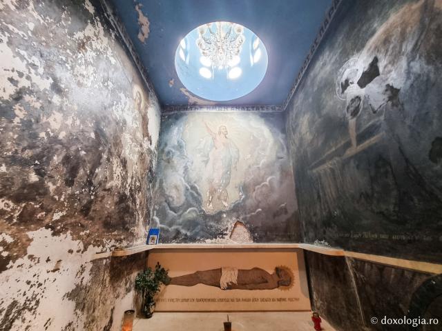 Biserica „Sfântul PanteliaMormântul Domnului - Biserica „Sfântul Pantelimon” din Vrontados, Insula Chiosmon” din Vrontados, Insula Chios