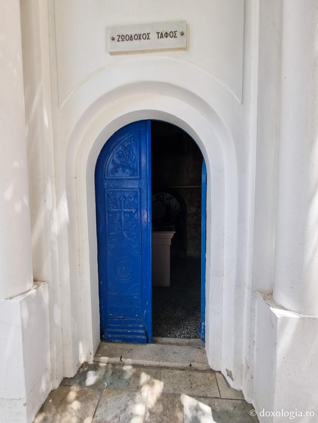 Biserica „Sfântul Pantelimon” din Vrontados, Insula Chios