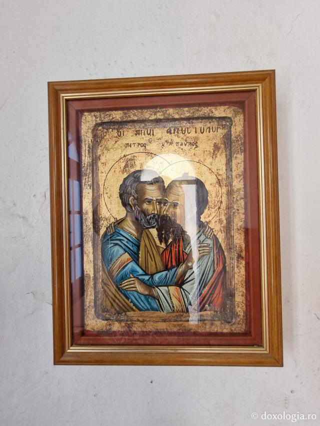 Sfinții Apostoli Petru și Pavel - Biserica „Sfântul Pantelimon” din Vrontados, Insula Chios