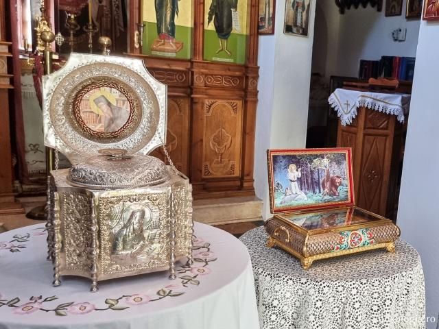 Cinstitul cap al Sfântului Cuvios Nicodim Aghioritul
