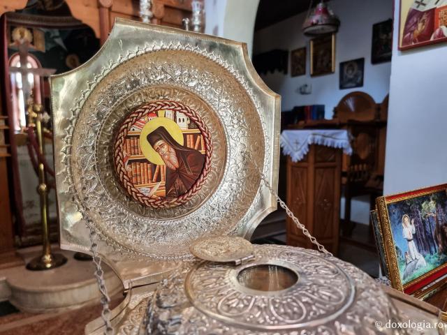 Cinstitul cap al Sfântului Cuvios Nicodim Aghioritul