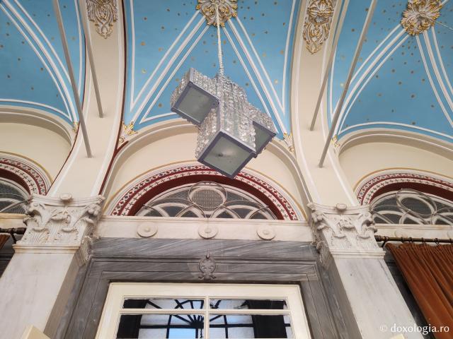 Catedrala Mitropolitană din Chios – locul unde a fost hirotonit diacon Sfântul Ierarh Nectarie