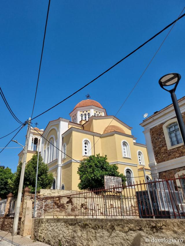 Catedrala Mitropolitană din Chios – locul unde a fost hirotonit diacon Sfântul Ierarh Nectarie / Foto: Magda Buftea Catedrala Mitropolitană din Chios – locul unde a fost hirotonit diacon Sfântul Ierarh Nectarie