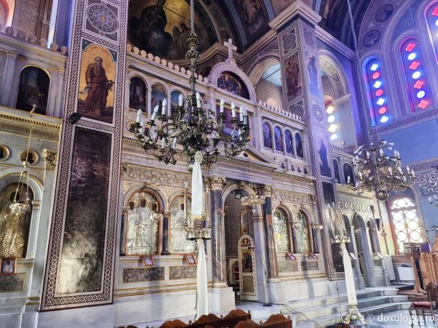 Catedrala Mitropolitană din Chios – locul unde a fost hirotonit diacon Sfântul Ierarh Nectarie / Foto: Magda Buftea Catedrala Mitropolitană din Chios – locul unde a fost hirotonit diacon Sfântul Ierarh Nectarie