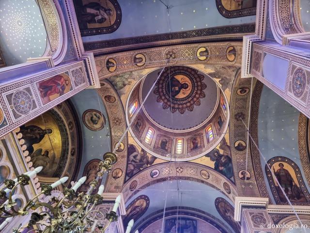 Catedrala Mitropolitană din Chios – locul unde a fost hirotonit diacon Sfântul Ierarh Nectarie / Foto: Magda Buftea Catedrala Mitropolitană din Chios – locul unde a fost hirotonit diacon Sfântul Ierarh Nectarie