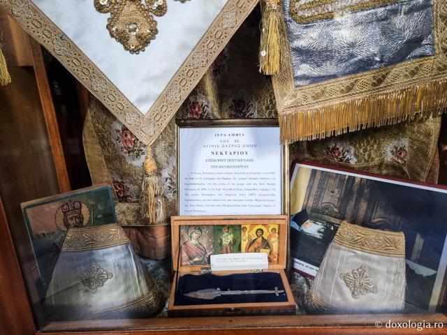 Veșmânt arhieresc ce a aparținut Sfântului Ierarh Nectarie - Catedrala Mitropolitană din Chios – locul unde a fost hirotonit diacon Sfântul Ierarh Nectarie