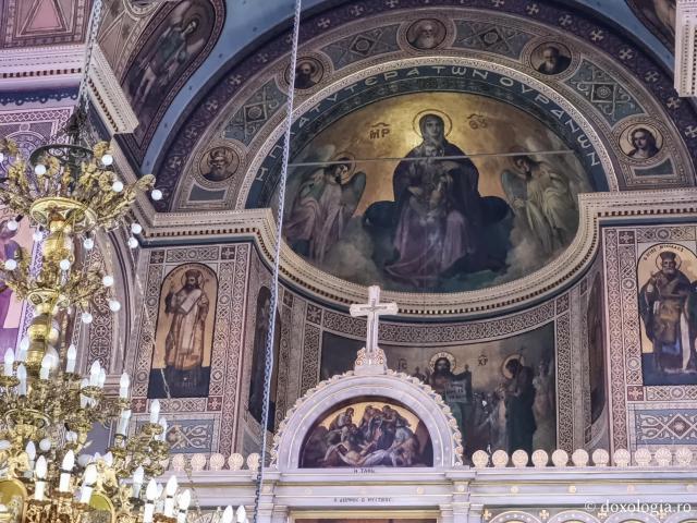 Catedrala Mitropolitană din Chios – locul unde a fost hirotonit diacon Sfântul Ierarh Nectarie / Foto: Magda Buftea Catedrala Mitropolitană din Chios – locul unde a fost hirotonit diacon Sfântul Ierarh Nectarie