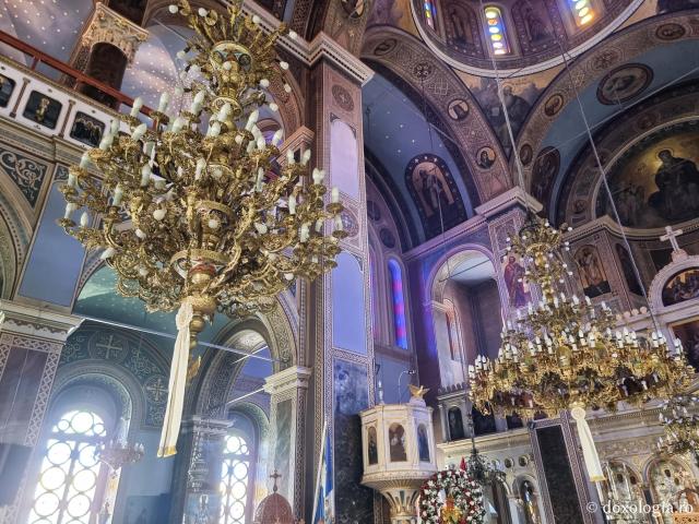 Catedrala Mitropolitană din Chios – locul unde a fost hirotonit diacon Sfântul Ierarh Nectarie / Foto: Magda Buftea Catedrala Mitropolitană din Chios – locul unde a fost hirotonit diacon Sfântul Ierarh Nectarie