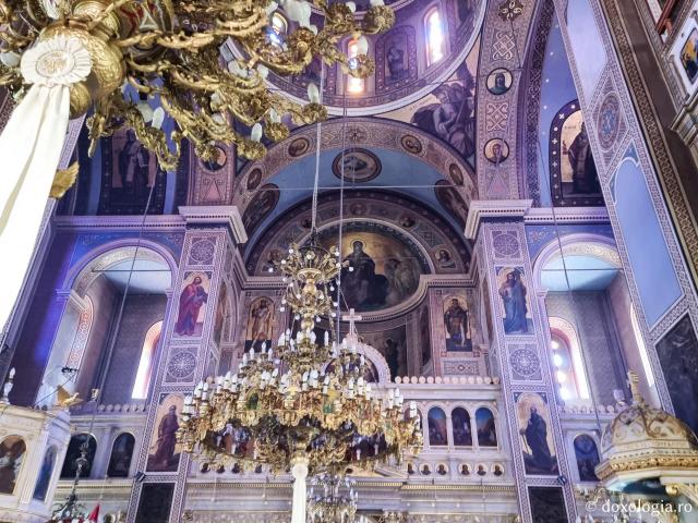 Catedrala Mitropolitană din Chios – locul unde a fost hirotonit diacon Sfântul Ierarh Nectarie / Foto: Magda Buftea Catedrala Mitropolitană din Chios – locul unde a fost hirotonit diacon Sfântul Ierarh Nectarie