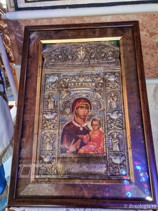 Catedrala Mitropolitană din Chios – locul unde a fost hirotonit diacon Sfântul Ierarh Nectarie / Foto: Magda Buftea Maica Domnului - Catedrala Mitropolitană din Chios – locul unde a fost hirotonit diacon Sfântul Ierarh Nectarie