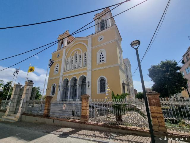 Catedrala Mitropolitană din Chios – locul unde a fost hirotonit diacon Sfântul Ierarh Nectarie / Foto: Magda Buftea Catedrala Mitropolitană din Chios – locul unde a fost hirotonit diacon Sfântul Ierarh Nectarie