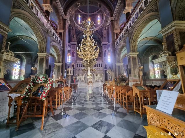 Catedrala Mitropolitană din Chios – locul unde a fost hirotonit diacon Sfântul Ierarh Nectarie / Foto: Magda Buftea Catedrala Mitropolitană din Chios – locul unde a fost hirotonit diacon Sfântul Ierarh Nectarie