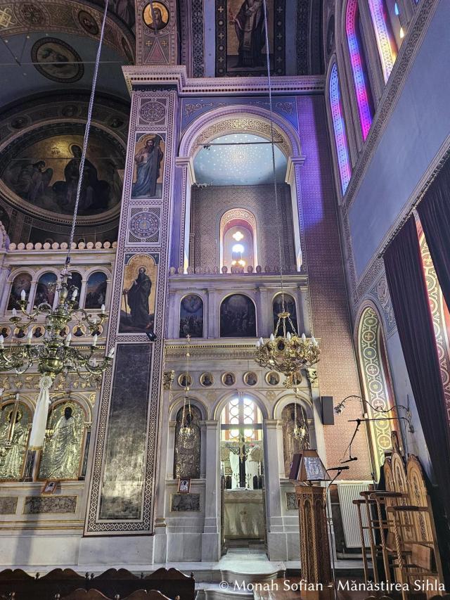 Catedrala Mitropolitană din Chios – locul unde a fost hirotonit diacon Sfântul Ierarh Nectarie / Foto: Monah Sofian - Mănăstirea Sihla Catedrala Mitropolitană din Chios – locul unde a fost hirotonit diacon Sfântul Ierarh Nectarie