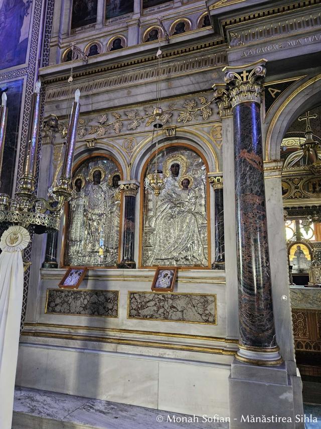 Catedrala Mitropolitană din Chios – locul unde a fost hirotonit diacon Sfântul Ierarh Nectarie