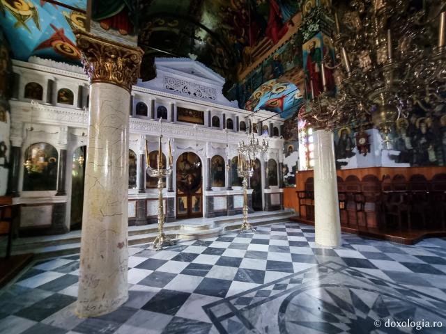 Biserica pricipală - Mănăstirea „Sfinții Împărați Constantin și Elena” din Insula Chios