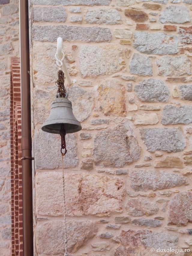 Pași de pelerin la Mănăstirea „Sfinților Părinți” din Insula Chios, Grecia