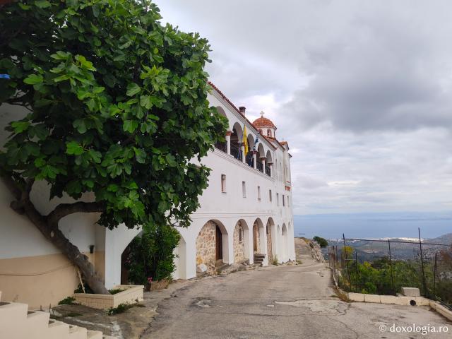 Pași de pelerin la Mănăstirea „Sfinților Părinți” din Insula Chios, Grecia