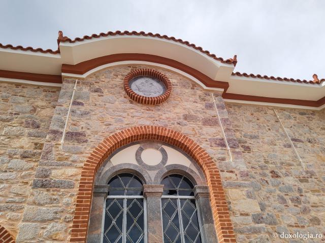 Pași de pelerin la Mănăstirea „Sfinților Părinți” din Insula Chios, Grecia
