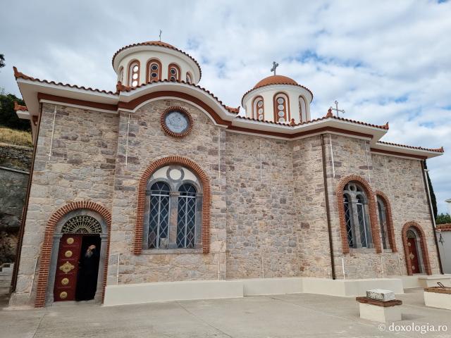 Pași de pelerin la Mănăstirea „Sfinților Părinți” din Insula Chios, Grecia