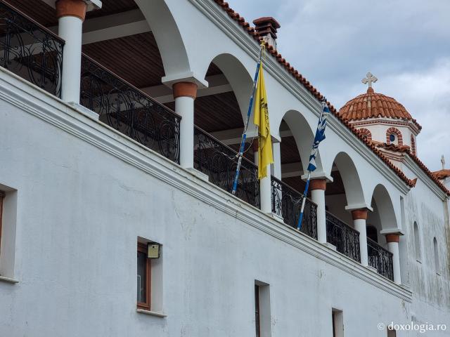 Pași de pelerin la Mănăstirea „Sfinților Părinți” din Insula Chios, Grecia