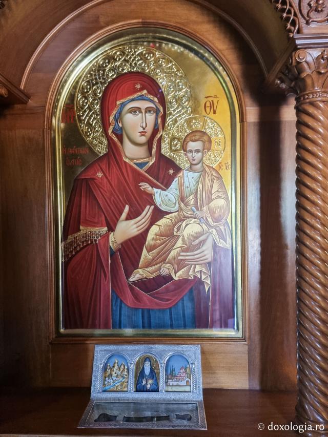 Moaștele Sfântului Arsenie Capadocianul de la Mănăstirea „Sfântul Ioan Teologul” – Suroti