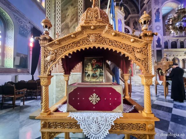 Moaștele Sfântului Mucenic Isidor - Catedrala Mitropolitană din Chios – locul unde a fost hirotonit diacon Sfântul Ierarh Nectarie