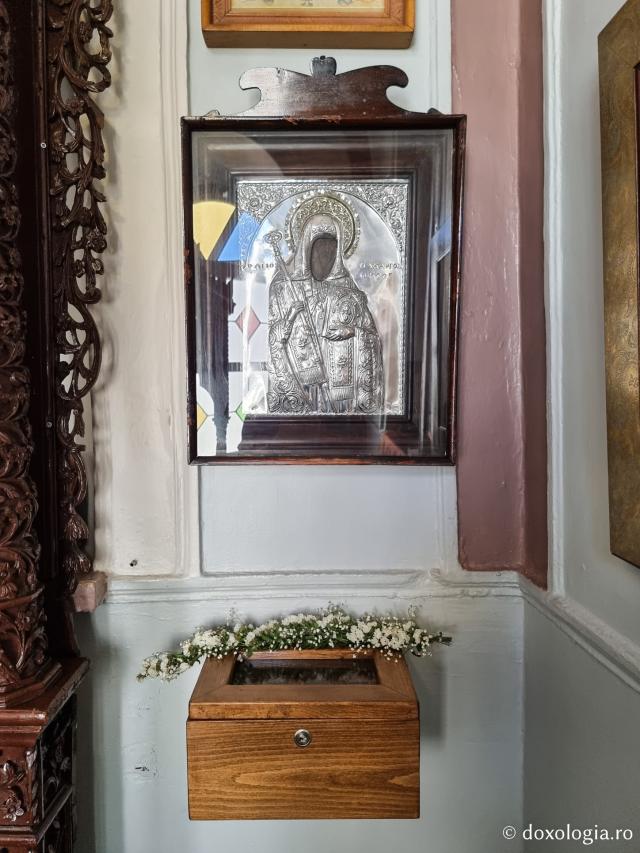 Moaștele Sfântului Macarie Notara - Pași de pelerin la Biserica „Sfântul Macarie Notara” din Vrontados – Insula Chios, Grecia