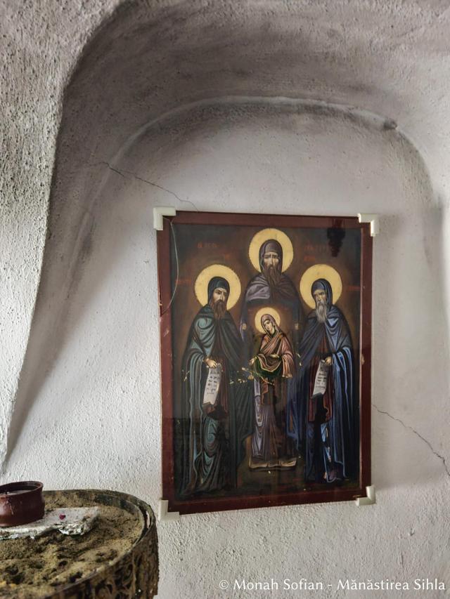 Sfinții Cuvioși Nichita, Ioan și Iosif din Chios - Osuarul Mănăstirii Nea Moni din Chios
