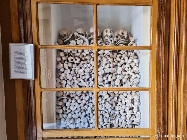 Osuarul de la Mănăstirea „Sfântul Mare Mucenic Mina” din Chios