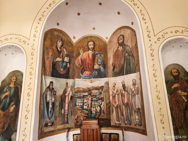 Osuarul de la Mănăstirea „Sfântul Mare Mucenic Mina” din Chios
