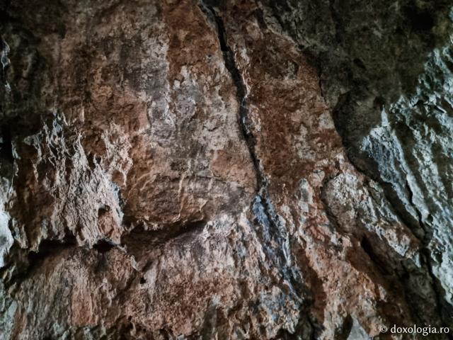 Peștera în care s-au nevoit Sfinții Cuvioși Nichita, Ioan și Iosif din Chios