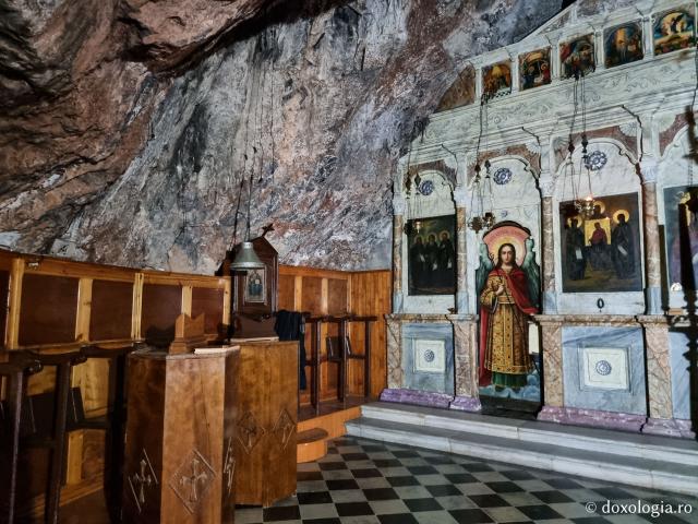 Peștera în care s-au nevoit Sfinții Nichita, Ioan și Iosif din Chios