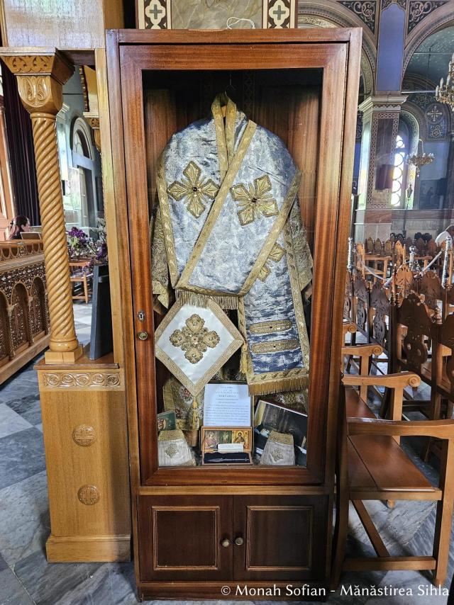 Veșmânt arhieresc al Sfântului Ierarh Nectarie – Catedrala Mitropolitană din Chios