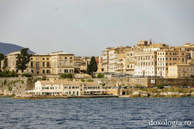 Corfu Town văzut de pe vapor