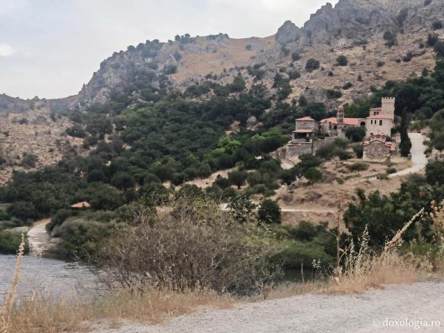 Pași de pelerin la Mănăstirea Pithariu din Lesvos