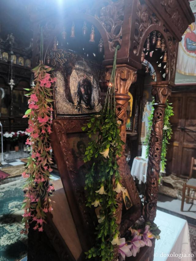 Pași de pelerin la Mănăstirea Pithariu din Lesvos