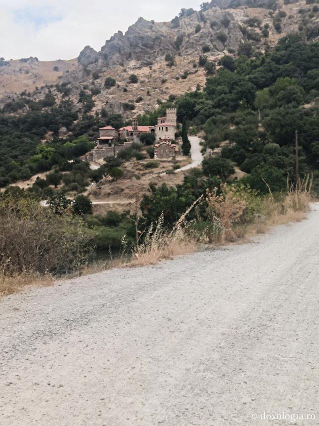 Pași de pelerin la Mănăstirea Pithariu din Lesvos