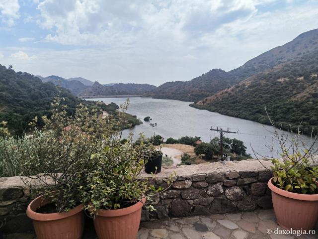 Pași de pelerin la Mănăstirea Pithariu din Lesvos