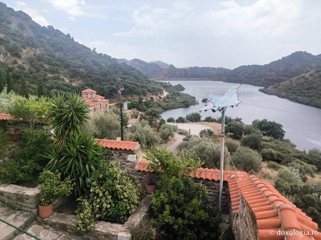 Pași de pelerin la Mănăstirea Pithariu din Lesvos