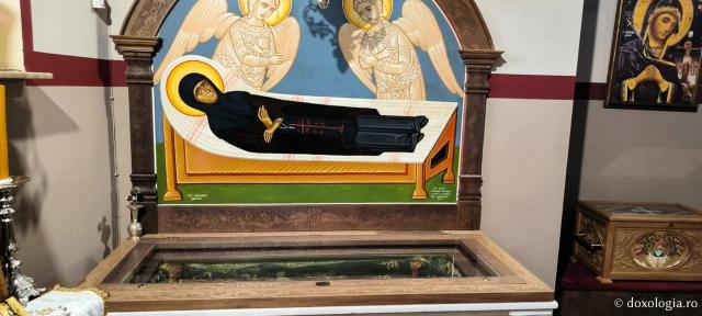 Moaștele Sfintei Cuvioase Gavrilia Papaiannis - Biserica „Panaghia Castelului” din Insula Leros, Grecia