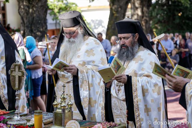 (Foto) Prohodul Maicii Domnului la Mănăstirea Văratec