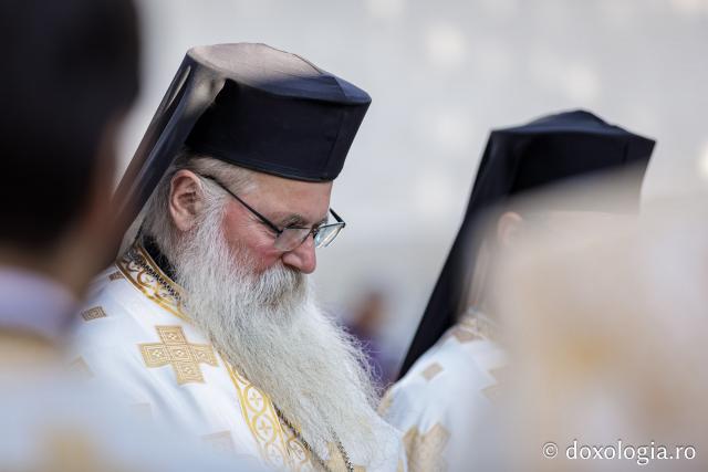 (Foto) Prohodul Maicii Domnului la Mănăstirea Văratec