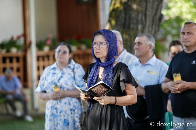 (Foto) Prohodul Maicii Domnului la Mănăstirea Văratec
