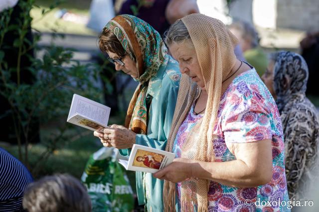 (Foto) Prohodul Maicii Domnului la Mănăstirea Văratec