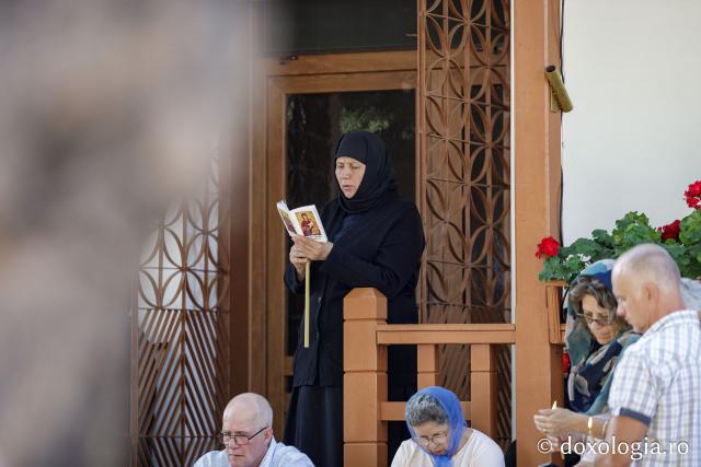(Foto) Prohodul Maicii Domnului la Mănăstirea Văratec