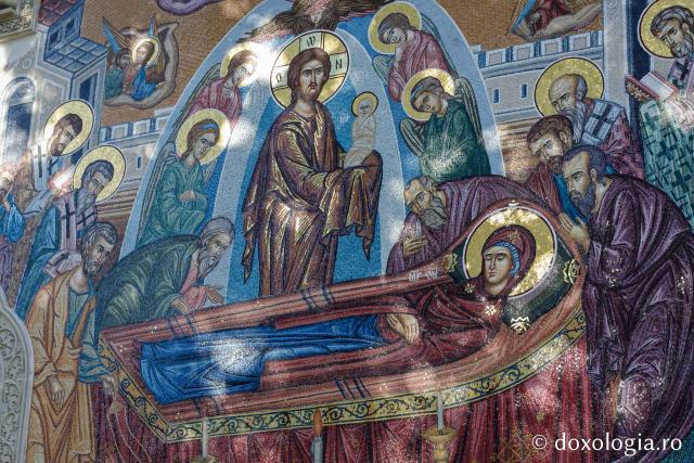 (Foto) Prohodul Maicii Domnului la Mănăstirea Văratec