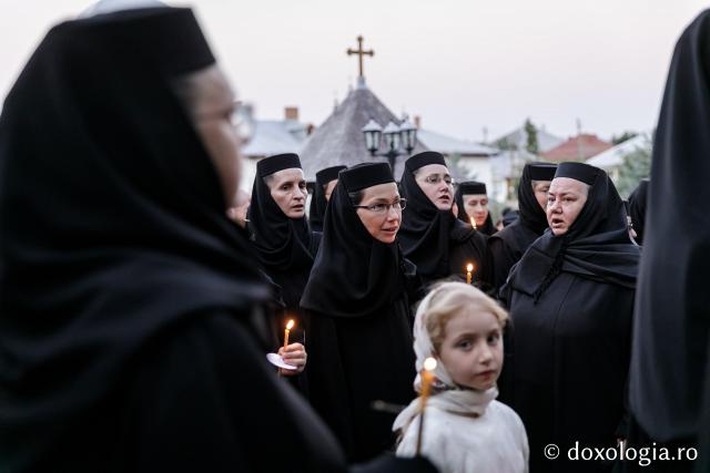 (Foto) Prohodul Maicii Domnului la Mănăstirea Văratec