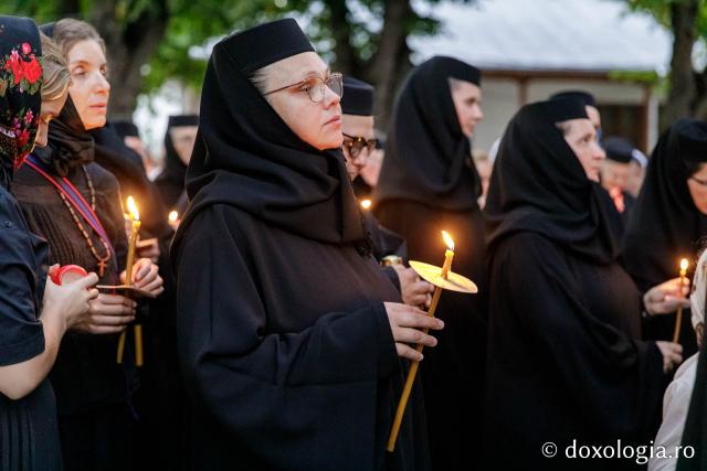 (Foto) Prohodul Maicii Domnului la Mănăstirea Văratec